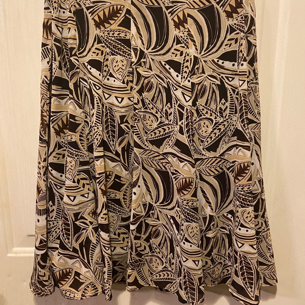 Brown/Cream colored women’s skirt.